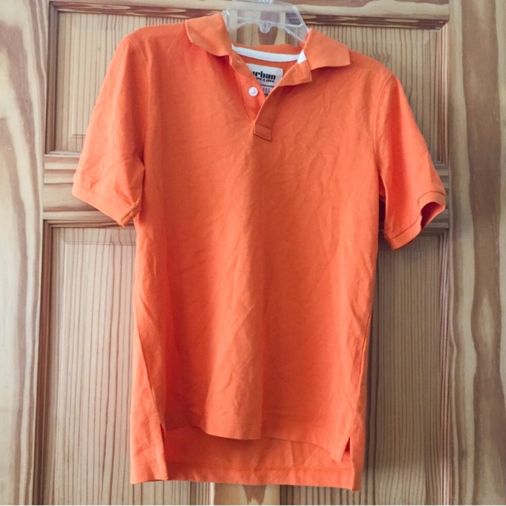 ⭐️ Lightly used boys Urban Pipeline polo